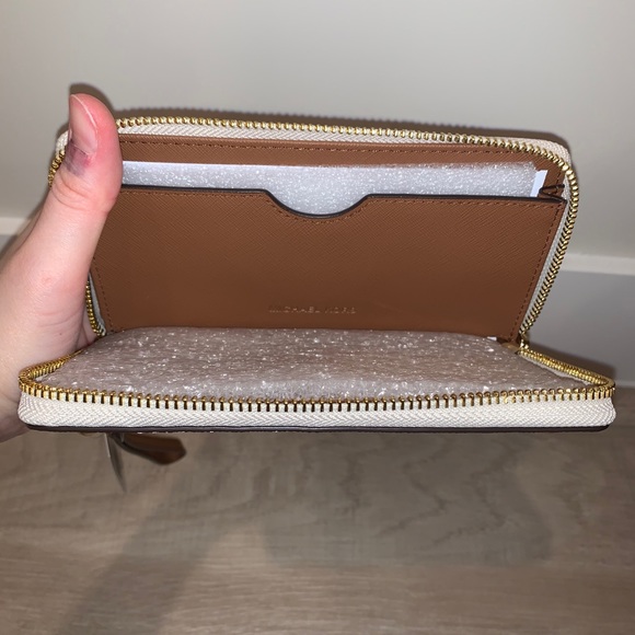 Michael Kors Wristlet / Wallet - Picture 4 of 5